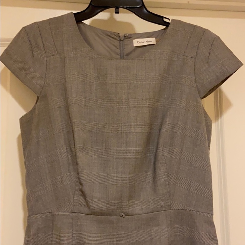 Calvin Klein Shift Dress - Capped Sleeves - Picture 2 of 5